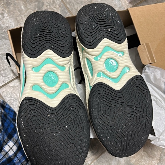 Cosmic Unity 3 Size 13 - Picture 3 of 6